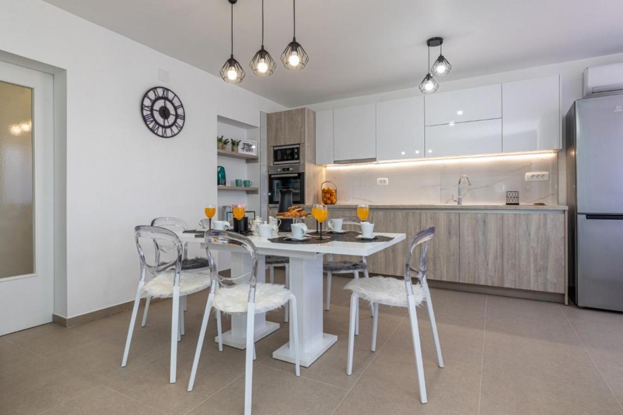 Apartman Grzetic Šilo Esterno foto