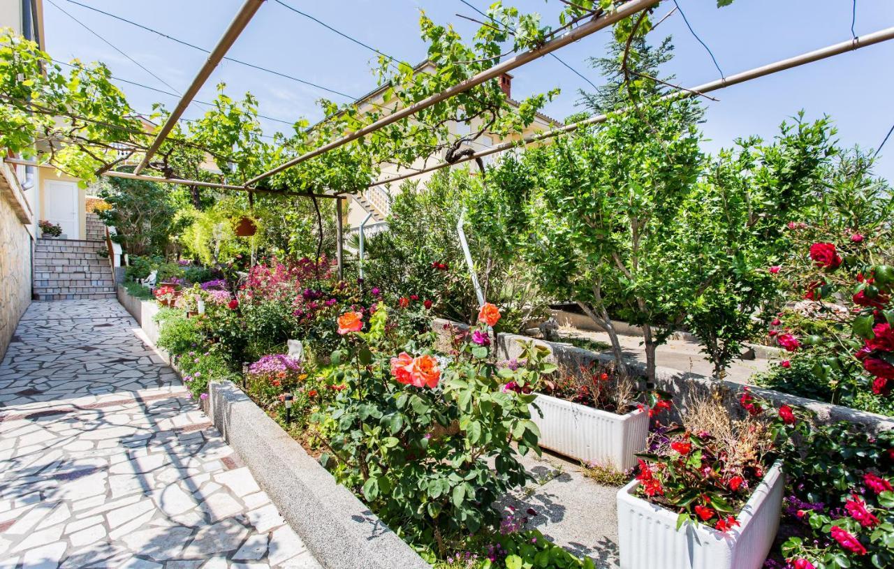 Apartman Grzetic Šilo Esterno foto