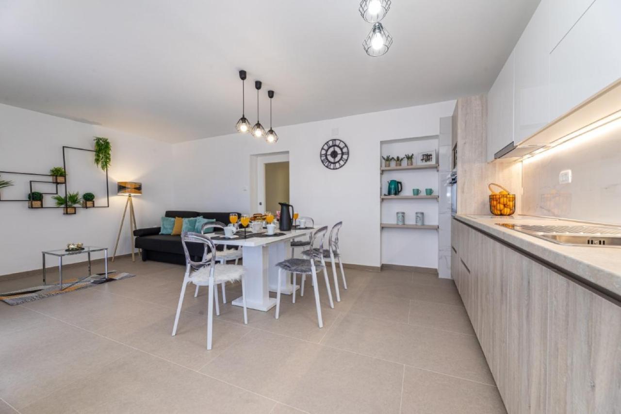 Apartman Grzetic Šilo Esterno foto